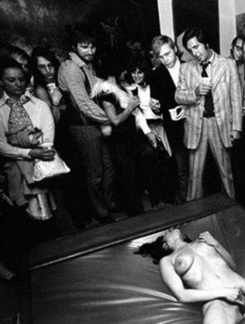 Диссонанс вознесениечернойорхидеи. - Внутренняя отделка была спроектирована по моим эскизам, - Алекс непроизвольно прочитал мои мысли. 06