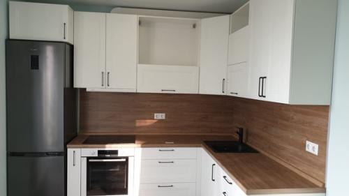 Как вам кухня) будем делать подоконник - столешницу для обеденного стола, посоветуйте цвет дерева) ну или другие варианты оформления. 02