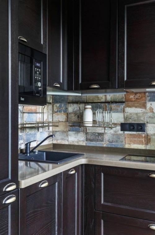 Графитовый цвет в интерьере маленькой квартиры в стиле Лофт. 04