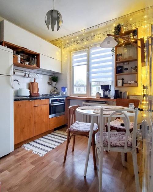 Так вроде и не скажешь, что кухня всего 5, 8 метра. 02