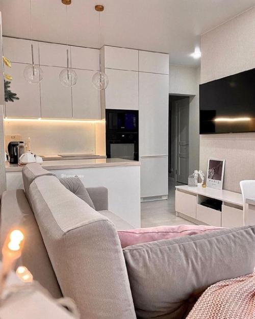 Интерьер евродвушки.  Планировкой и дизайном хозяева квартиры занимались самостоятельно. 02