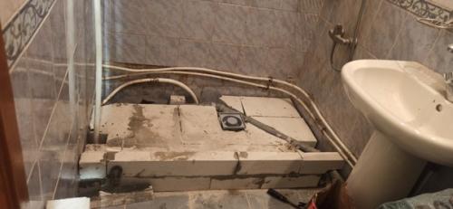 Провели ремонтные работы в ванной комнате, заказчик остался доволен. 05