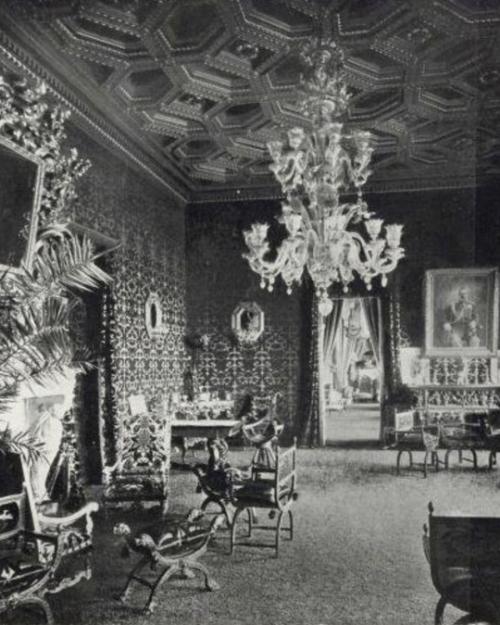 Парадная приемная или малиновая гостиная дворца великого князя владимира. 04