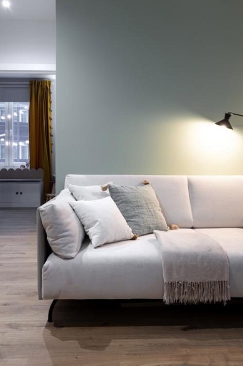 Диван хелин в интерьере гостиной Алисы и Артема. 02