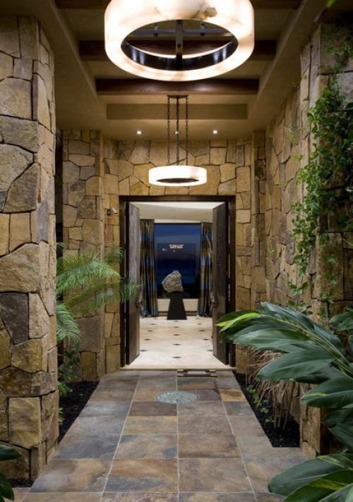 Прихожая - это центральная магистраль дома, и первая комната, с которой начинается знакомство с домом или квартирой ваших гостей. 07