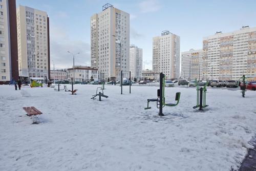 Продам видовую 2 к квартиру расположенную на 14 этаже в новом ЖК зенит (ориентир нагорный дворец спорта. 09