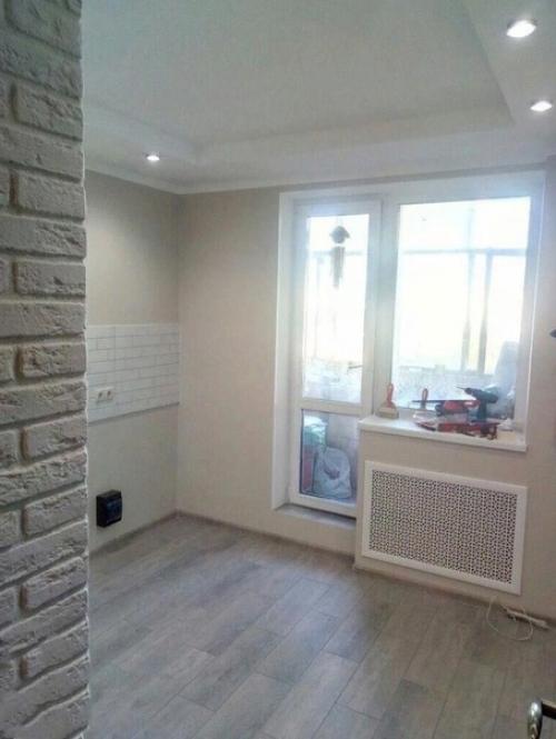 Ремонт в кухне.  Только полка над столом выглядит немного лишней. 05