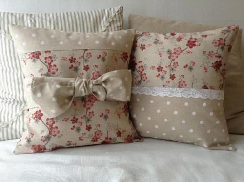 Декоративные подушки на диван своими руками: секреты и подбор ткани. 02