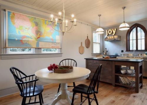 Географическая карта в доме. 01