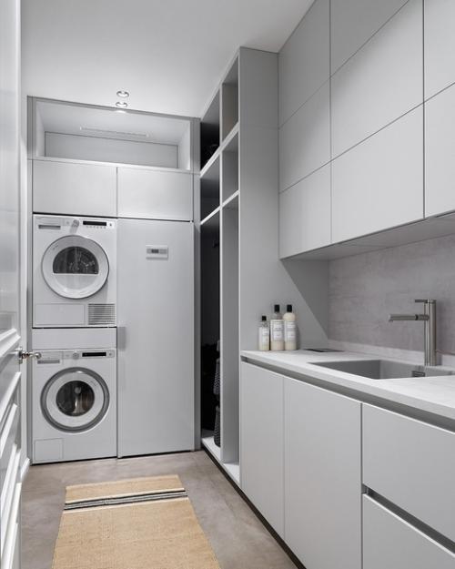 Квартира, над которой работали Мария Степанова и Ольга Хованская. 05