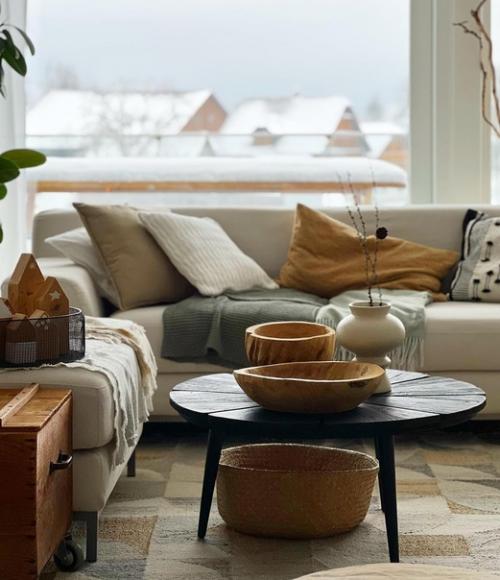 Декоративные подушки и покрывала - это простой способ обновить интерьер и задать стиль как спальне, так и гостиной. 02