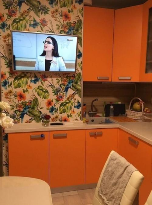 Яркая кухня. Небольшая. 01