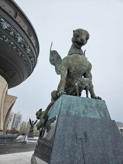 Чаша - относительно молодое строение для города с многовековой историей, которое сразу полюбилось туристам и жителям Татарстана. 05