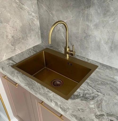 Просторная кухня. В современном стиле. 03