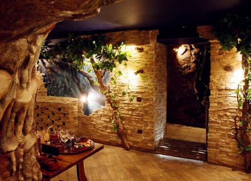 Прихожая - это центральная магистраль дома, и первая комната, с которой начинается знакомство с домом или квартирой ваших гостей. 01