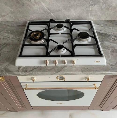 Просторная кухня. В современном стиле. 06