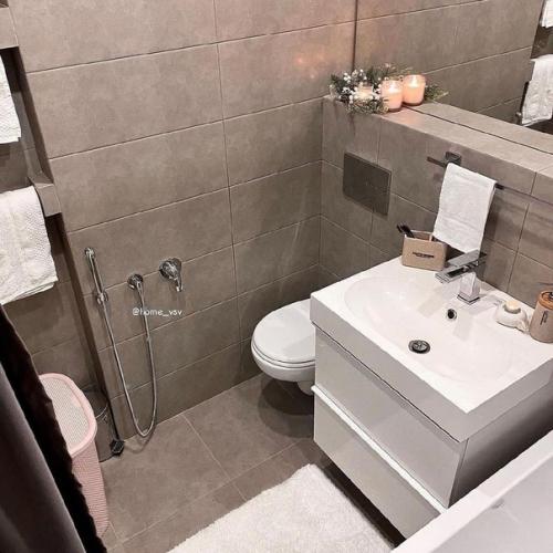 Интерьер евродвушки.  Планировкой и дизайном хозяева квартиры занимались самостоятельно. 05