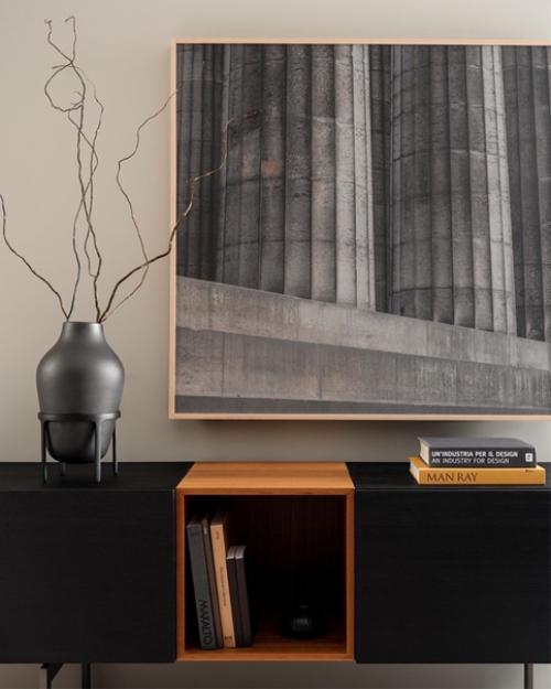 Дизайнер Евгений нейманд (Neymandstudio) создал два интерьера для двух заказчиков - братьев в одном доме. 03