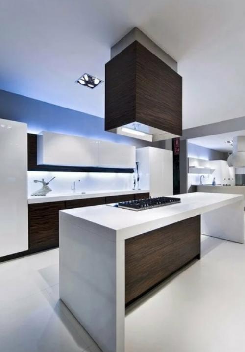 В России интерьеры хай - тек полюбили в 90-х, хотя сам стиль возник двадцатью годами раньше, и в архитектуре. 04