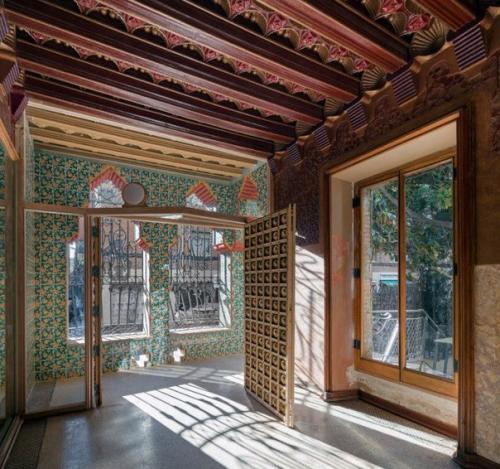 * Casa Vicens - первый построенный дом Антонио гауди в Барселоне открыт для посещения *. 04