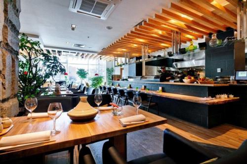 Топ - 5 мест с лучшими суши в Москве. 04 Топ - 5 мест с лучшими суши в Москве. 04