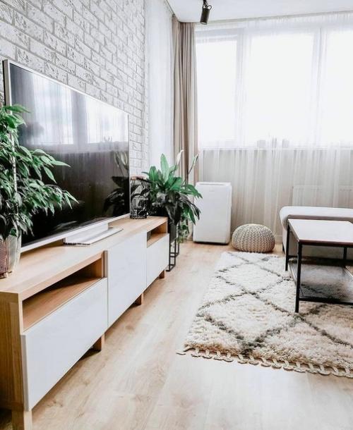 Бюджетный и очень уютный вариант ремонта небольшой гостиной комнаты. 02