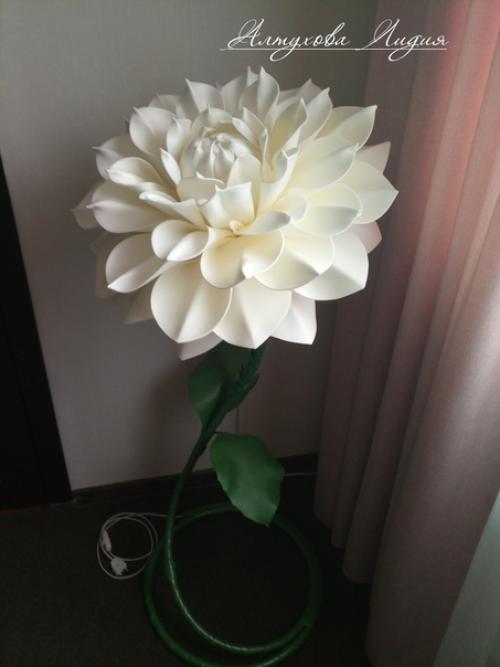 Светильник - торшер модный акцент ушедшего года, выполнен из безопасного материала изолон. 04