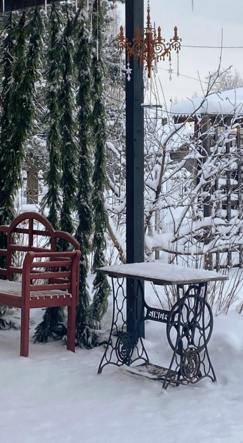 Совместно с девочками из других групп собрали для вас подборку второй жизни старой швейной машинки. 05