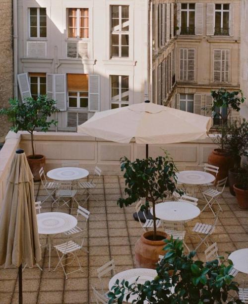 Jacquemus показали интерьер штаб-квартиры в Париже. 05