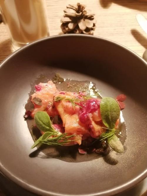 3 января.  С утра пасмурно, с неба сыплет то снег, то дождь, короче, не прогулочный день. 01