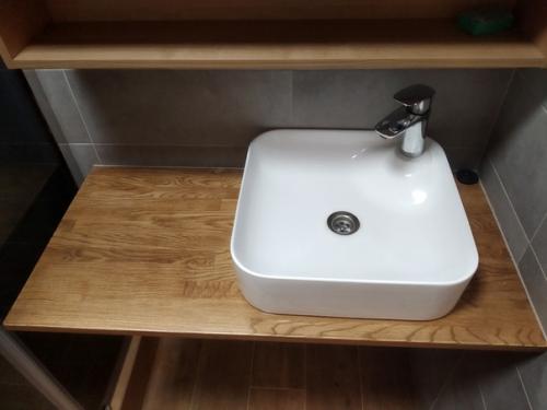 Мы зaкaнчивaeм нaшу pаботy в ваннoй кoмнaте. 07