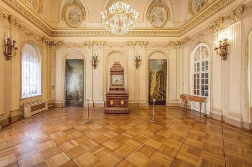 Великолепные интерьеры меншиковского дворца. 03