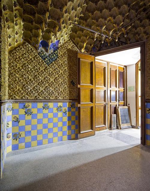 * Casa Vicens - первый построенный дом Антонио гауди в Барселоне открыт для посещения *. 03
