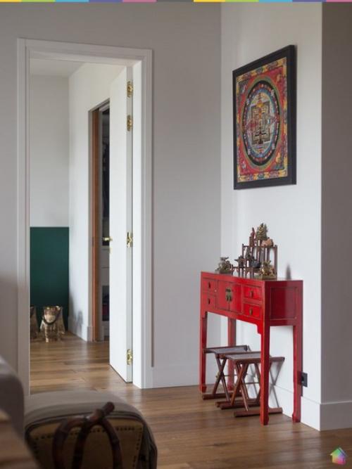 Современная квартира с красной дверью и этническими мотивами ч. 1. 03