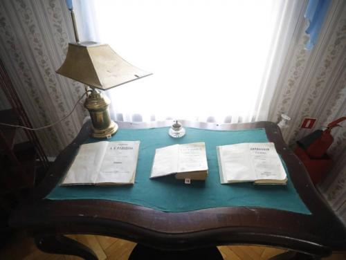 За атмосферой уюта и интеллигентности давно ушедшей эпохи в дом - музей в. в. вересаева. 06