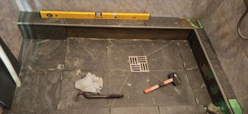 Провели ремонтные работы в ванной комнате, заказчик остался доволен. 01