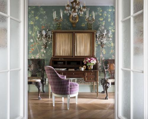 Знаменитый декоратор Кирилл Истомин создал не совсем типичный для себя проект - небольшую, всего восемьдесят квадратных метров, квартиру в Москве. 05