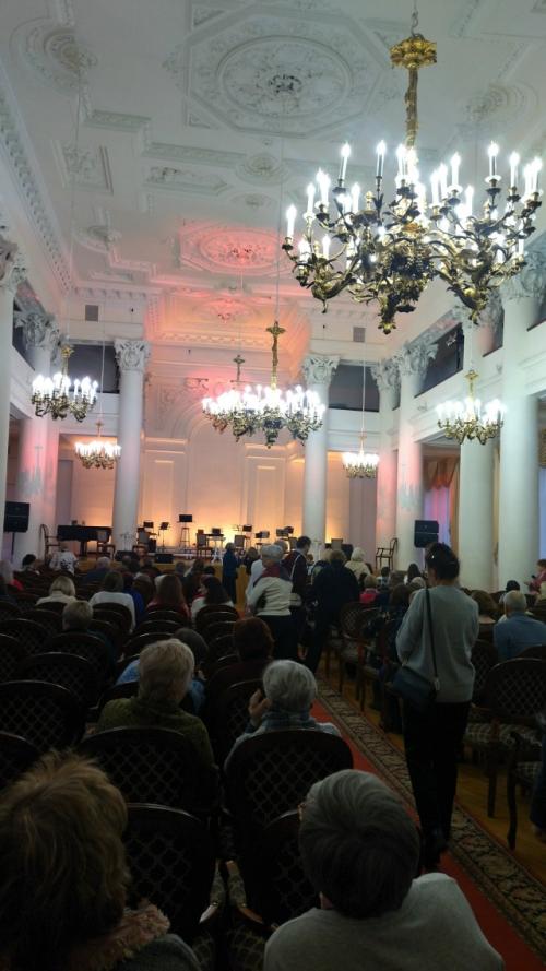 Мороз, от которого отвыкли за последние зимы так украсил дорогу, по которой мы двигались в Тулу, что оторваться от окон было невозможно. 09