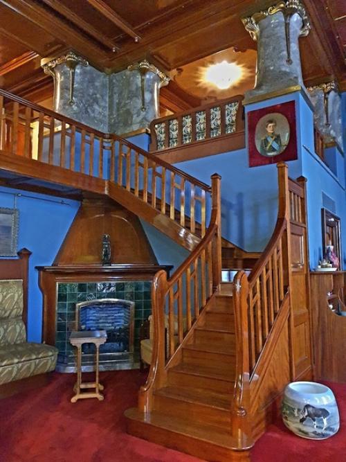 Сначала мы с Мариной и Ларисой поехали в Пушкин, чтобы посетить александровский дворец, открывшийся после реставрации. 07