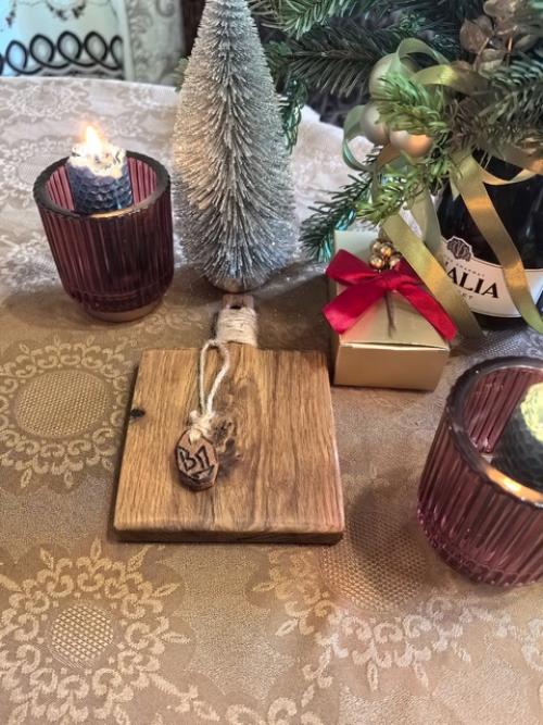 Здравия!  Напоминаю, показываю какие мини - досточки из дуба могут быть вашими в обмен на+ - 650-700 печенежских тугриков! 02