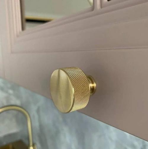 Просторная кухня. В современном стиле. 02