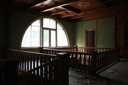 Заброшенный дом р. в. Германа. 01