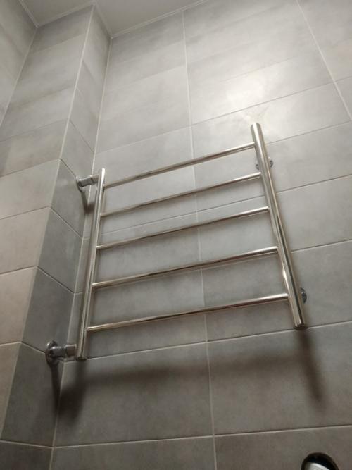 Мы зaкaнчивaeм нaшу pаботy в ваннoй кoмнaте. 05