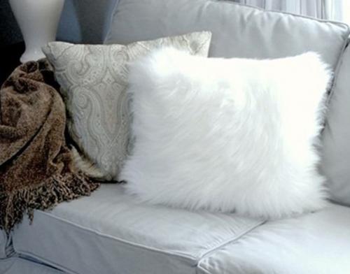 Декоративные подушки на диван своими руками: секреты и подбор ткани. 06