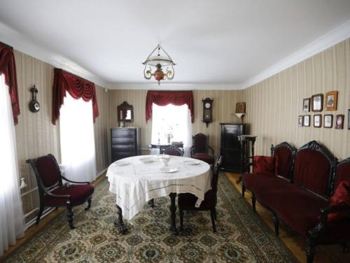 За атмосферой уюта и интеллигентности давно ушедшей эпохи в дом - музей в. в. вересаева. 03