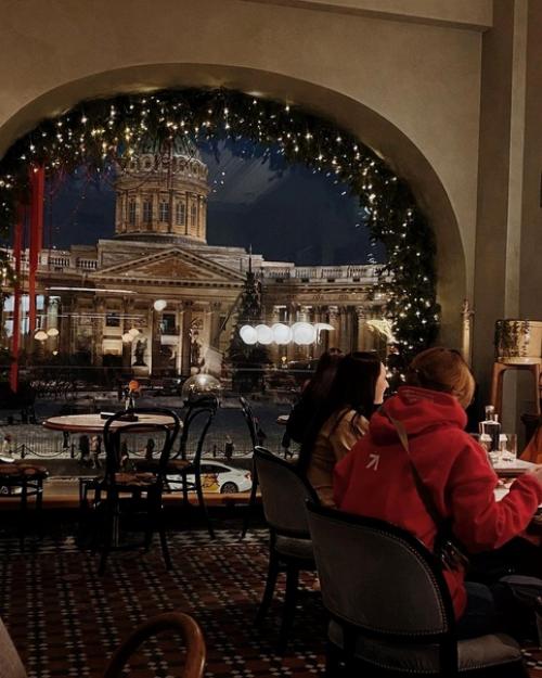 Зингер: книжная Мекка и уютное кафе в центре Петербурга. 01