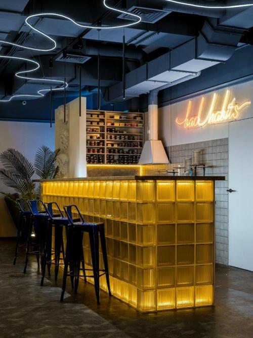 Городская энергия: бар с характером в Новосибирске.

