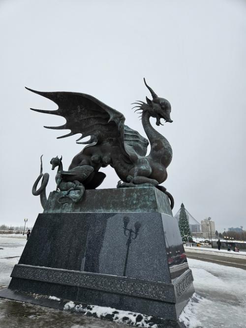 Чаша - относительно молодое строение для города с многовековой историей, которое сразу полюбилось туристам и жителям Татарстана. 08