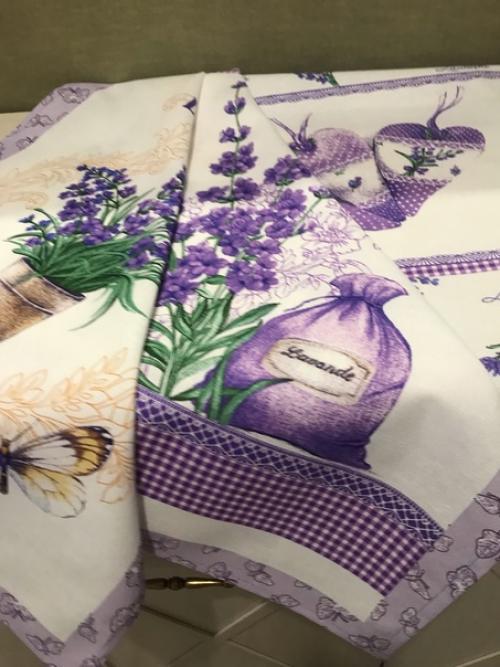 Лавандовый цвет в интерьере кухни - это превосходный выбор для создания атмосферы уюта и спокойствия. 03