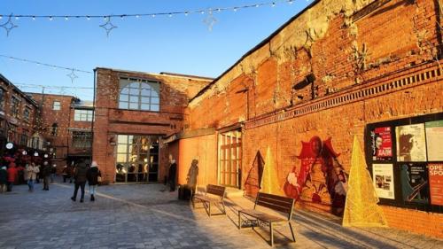 15 лет назад в Финляндии я искренне удивлялась, как старинные заводские корпуса превращают в музеи, деловые центры и культурные пространства. 02